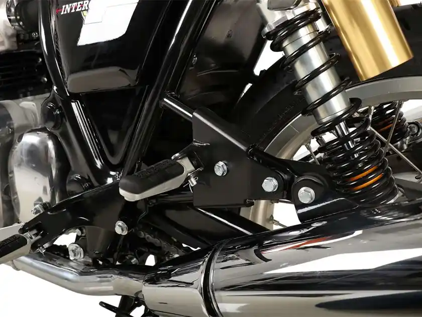 Zestaw obniżający podnóżki pasażera Royal Enfield Interceptor 650 2018-2026 Hepco Becker 42157571 00 01 Ostatnia szansa
