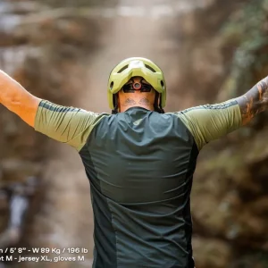 Oferta UFO 2023/05 KOSZULKA ROWEROWA MTB / E-BIKE TERRAIN SV1 JERSEY MADE IN ITALY (KRÓTKI RĘKAW) KOLOR ZIELONY ROZMIAR L - KOLEKCJA 2023
